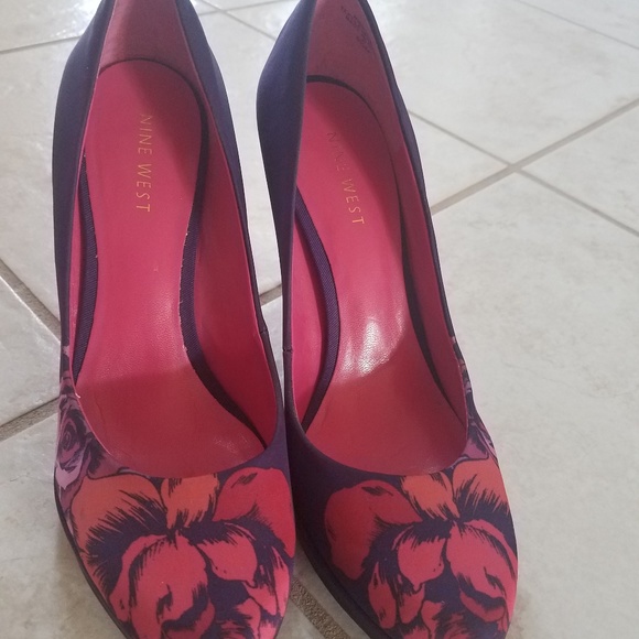 Heels - Picture 2 of 2